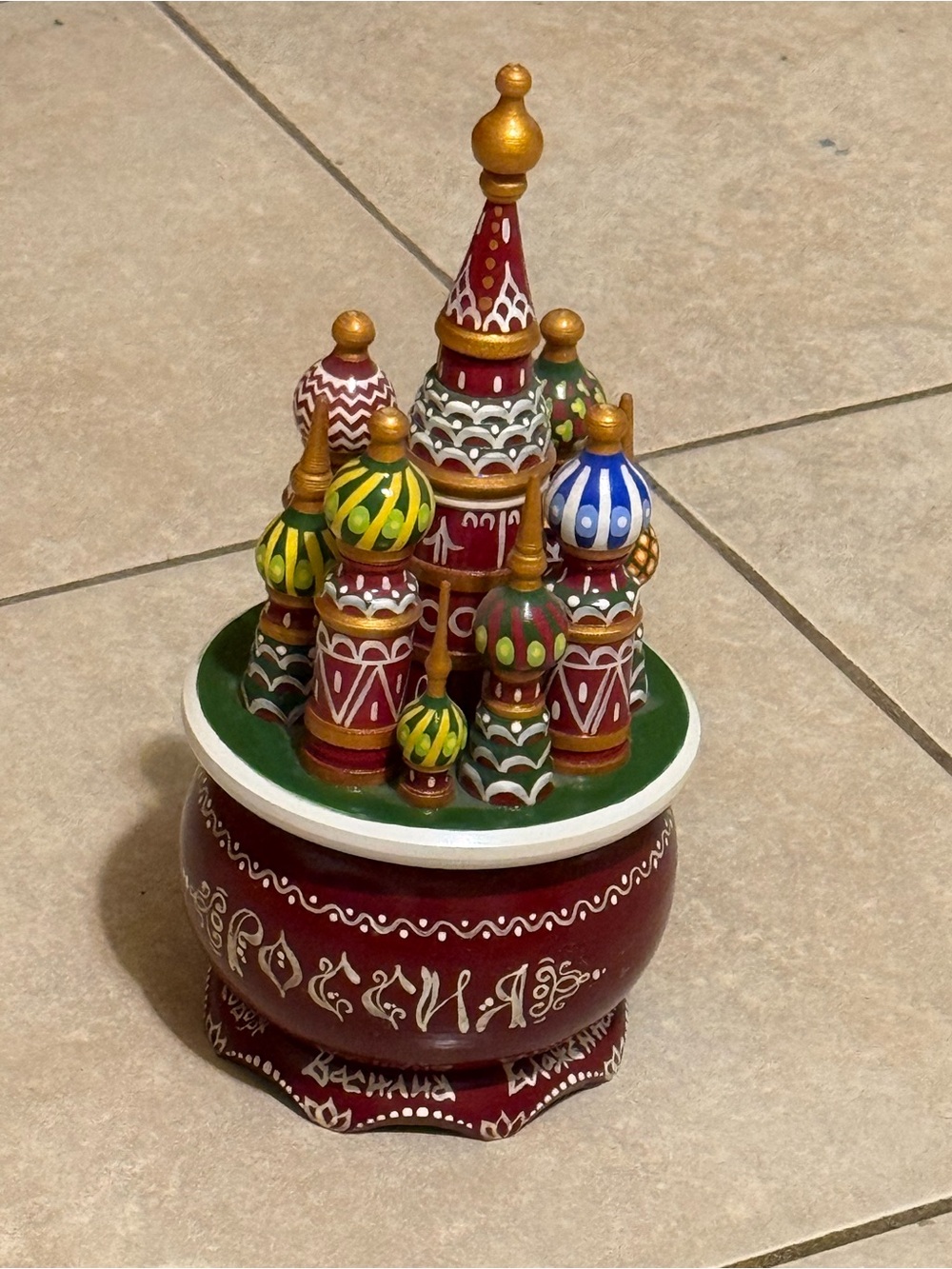 VTG Cathedral Moscow Hand Painted St. Basil’s Music Box Russian Souvenir Working
